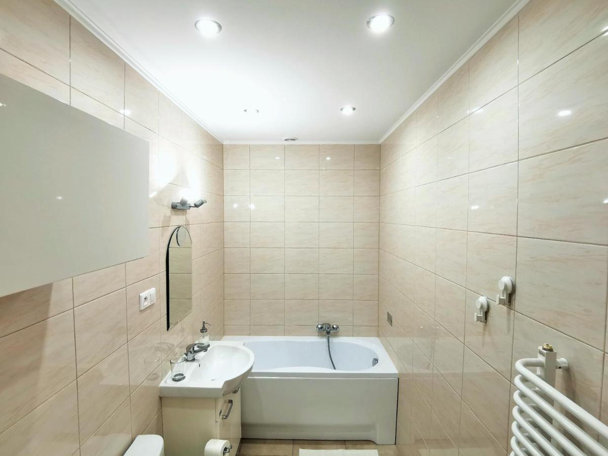 Apartament Seven Legnica Kültér fotó